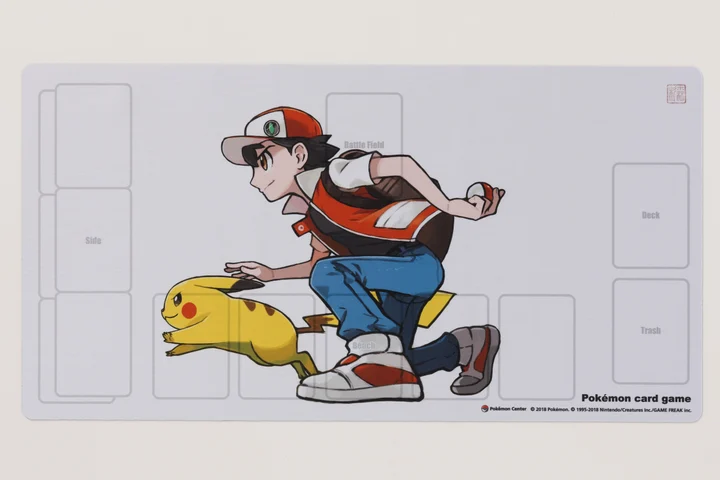 Rubber Playmat Red & Pikachu
