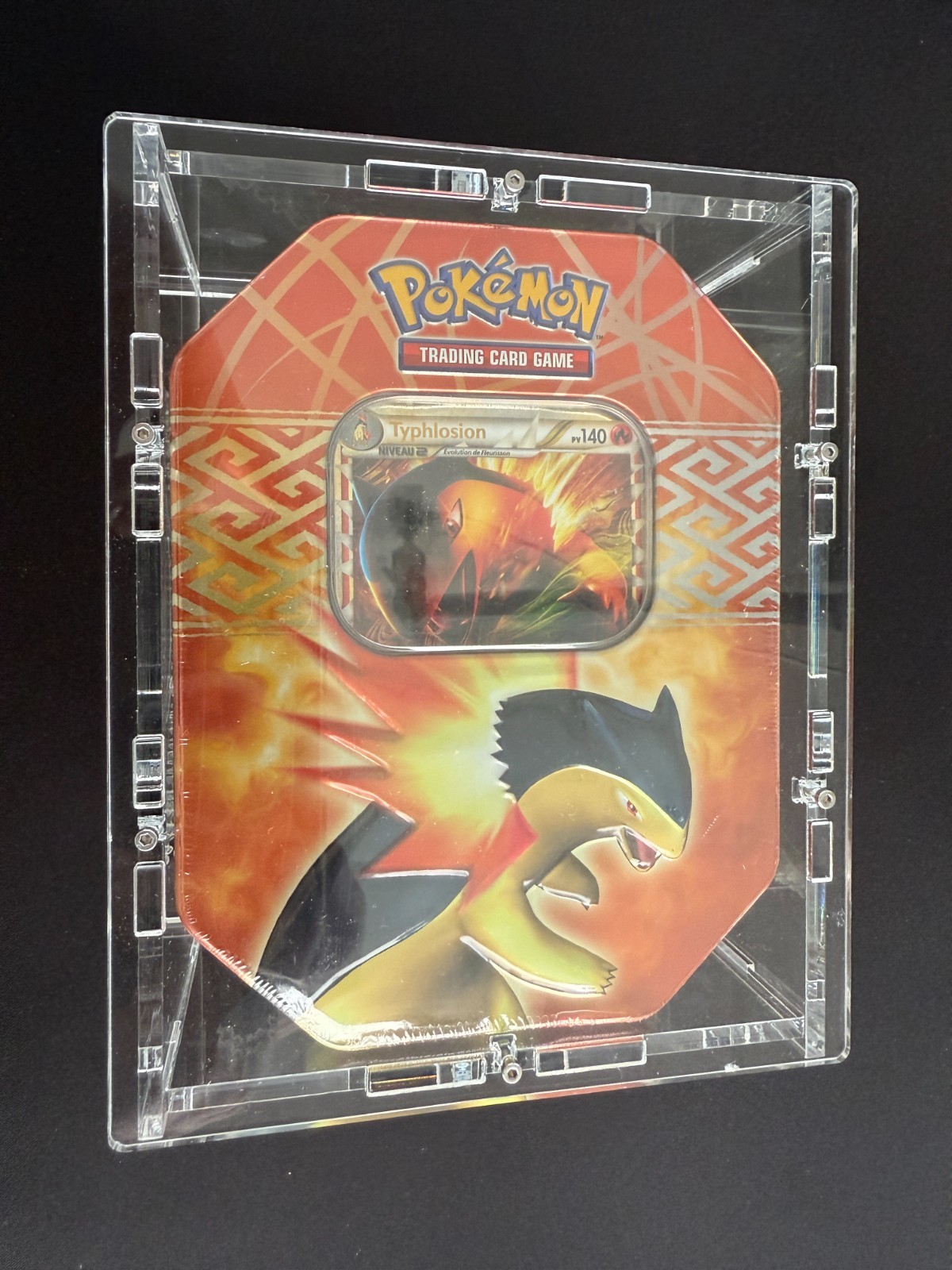 Typhlosion علبة معدنية
